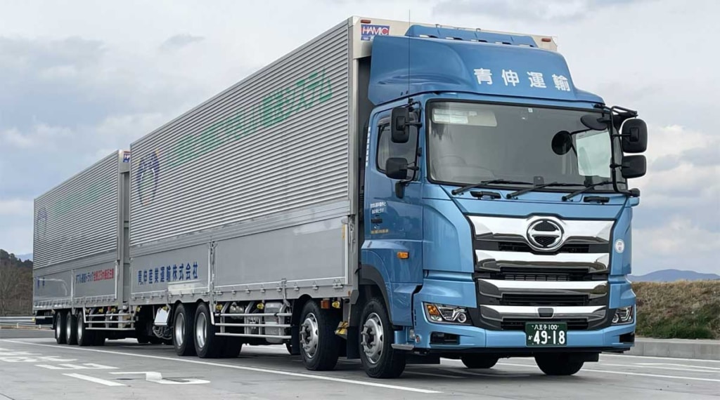 20230607DAIOU 1024x570 - 大王製紙／ダブル連結トラックの中継輸送実証実験、四国を初走行