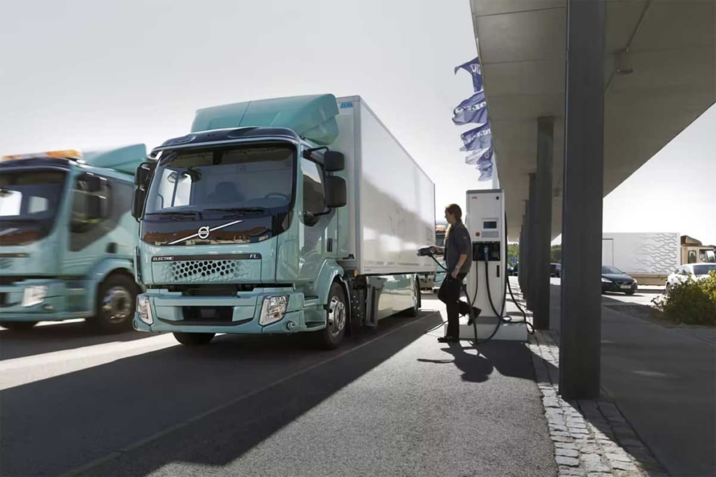 20230823VOLVO 1 1024x683 - ボルボ／EVトラック「FLエレクトリック」をシンガポールに導入