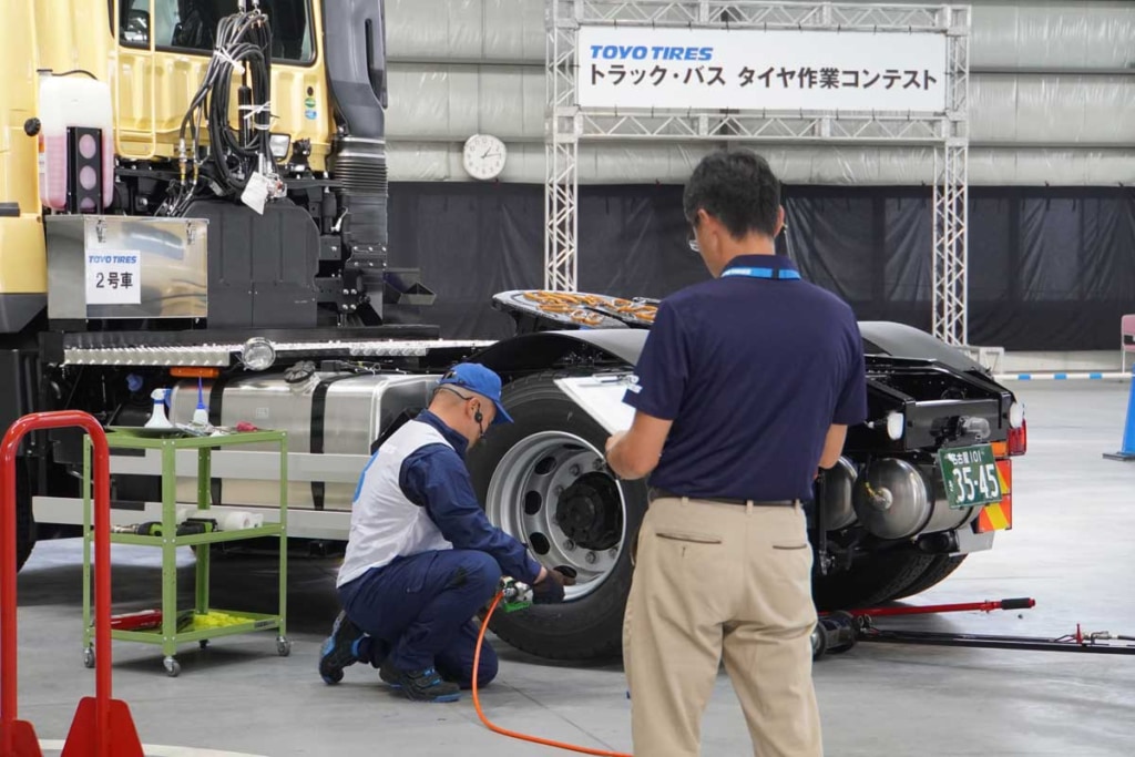 20230914TOYO 1024x683 - トーヨータイヤ／第4回トラック・バスタイヤ作業コンテストを開催、接客・作業スキルを競う