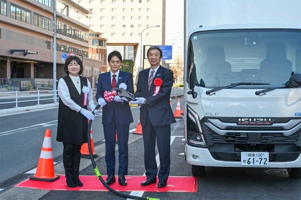 20231221ISUZU 1024x682 - いすゞ／全国初のEVトラック対応公道充電ステーション実証実験に参画