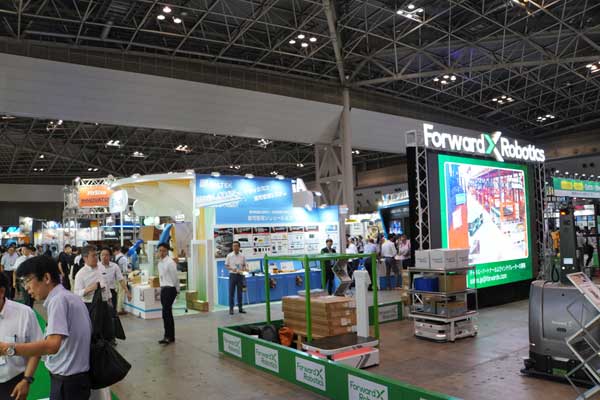 国際物流総合展2024/トラック積み下ろしの自動化など無人化への提案目立つ 20240910LTT - 国際物流総合展2024/トラック積み下ろしの自動化など無人化への提案目立つ