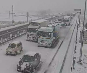 20250109yobou 300x251 - NEXCO3社／大雪による予防的通行止めの予定区間を発表（9日16時時点）