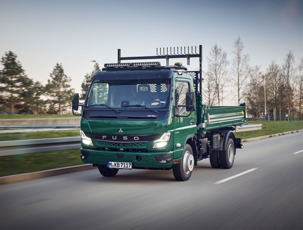 20250408fuso 1 1024x777 - 三菱ふそう／欧州建設見本市にeキャンターなど出展、架装ラインアップも追加