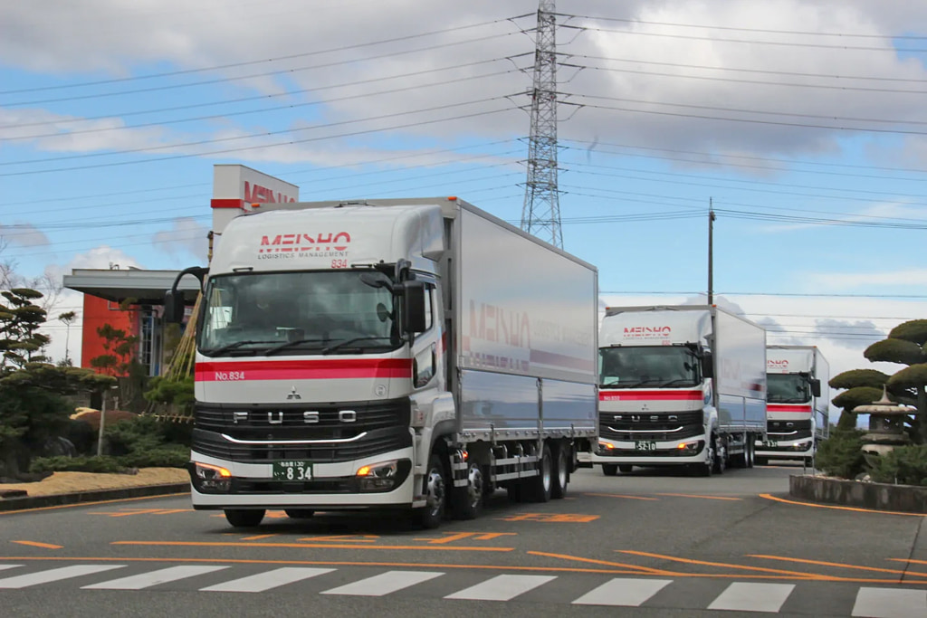 20250905meisho1 1024x683 - 名正運輸／三菱ふそう「スーパーグレート」6台導入、全国主要拠点で輸送力強化
