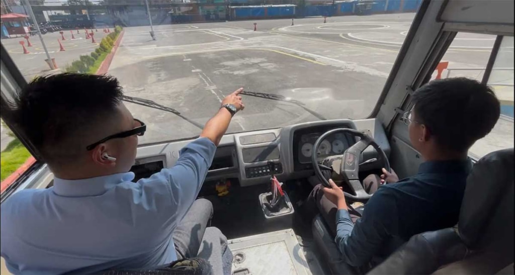 外国人ドライバー/あおい運輸、ネパール特定技能ドライバー4名の採用を決定 20251031aoi 3 1024x547 - 外国人ドライバー/あおい運輸、ネパール特定技能ドライバー4名の採用を決定