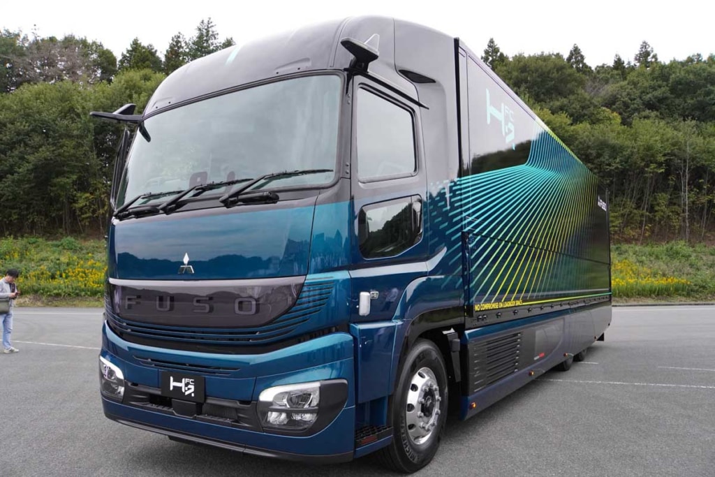 20251104fuso 3 1024x683 - 三菱ふそう／水素駆動大型トラック開発、全方位で進める
