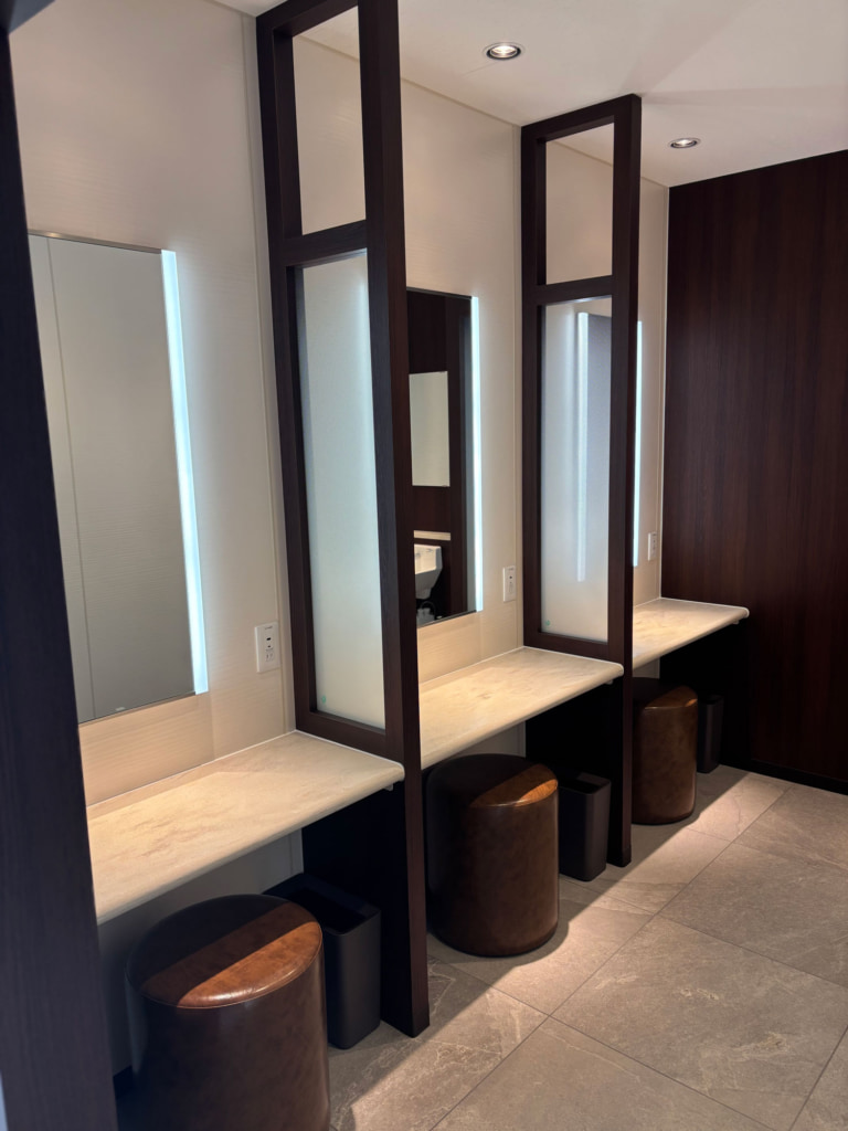 ファミリーマート/ドライバーにオアシス提供、福岡市東区に「みなと香椎店」オープン 20251106famima2 768x1024 - ファミリーマート/ドライバーにオアシス提供、福岡市東区に「みなと香椎店」オープン