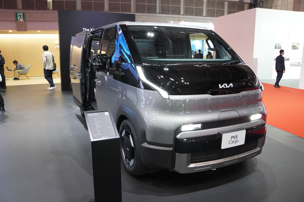 20251125KIA 1024x683 - Kia／2026年春に日本発売のEVバン「PV5」が世界最高峰の商用車賞を受賞