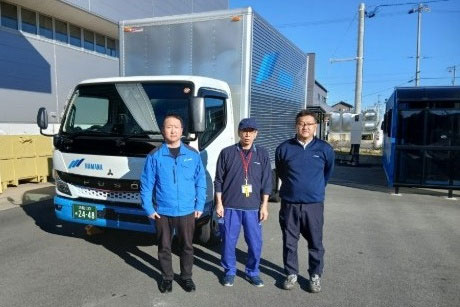 浜名梱包輸送/同社初のEVトラックを導入、DPF再生不要でドライバーの快適性向上期待 20251208hamana - 浜名梱包輸送/同社初のEVトラックを導入、DPF再生不要でドライバーの快適性向上期待