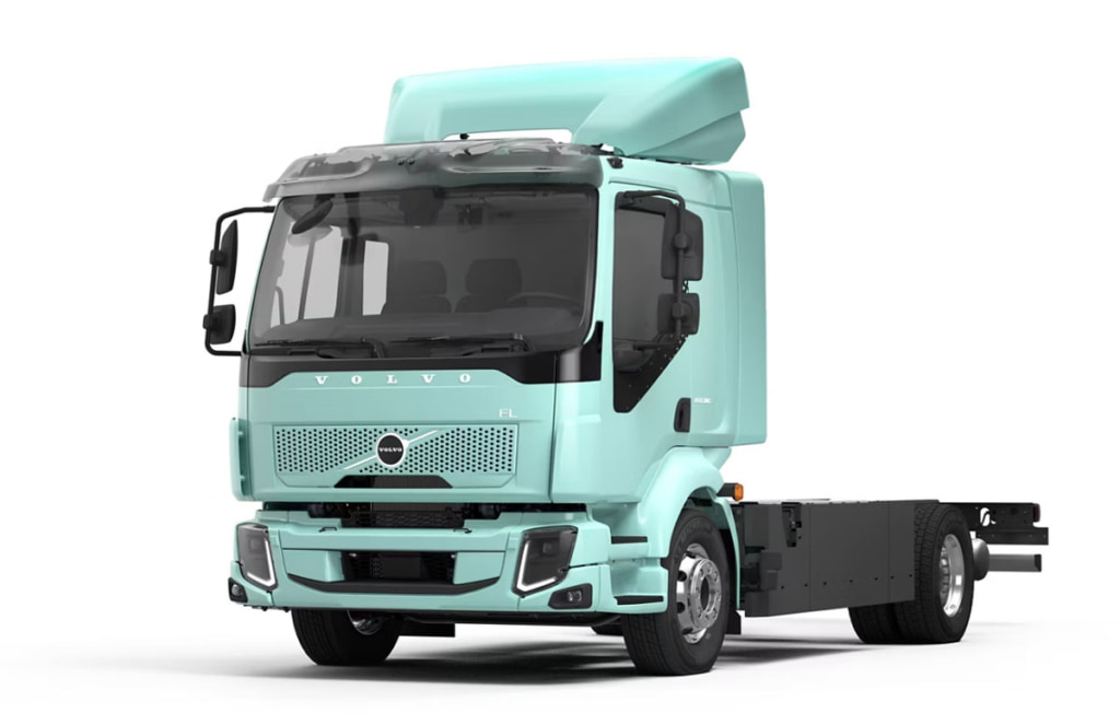 20251212VOLVO 1024x652 - ボルボ・トラック／都市部での輸送に適した中型EVトラックに14トンモデルを追加