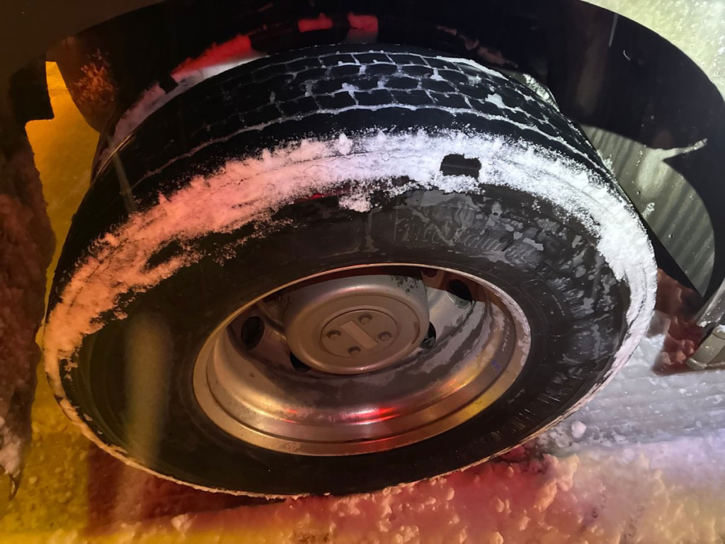 20251223stuck1 1024x768 - 中部地方整備局／国道41号・岐阜県高山市久々野町地内「大型車のスタック発生」で注意喚起