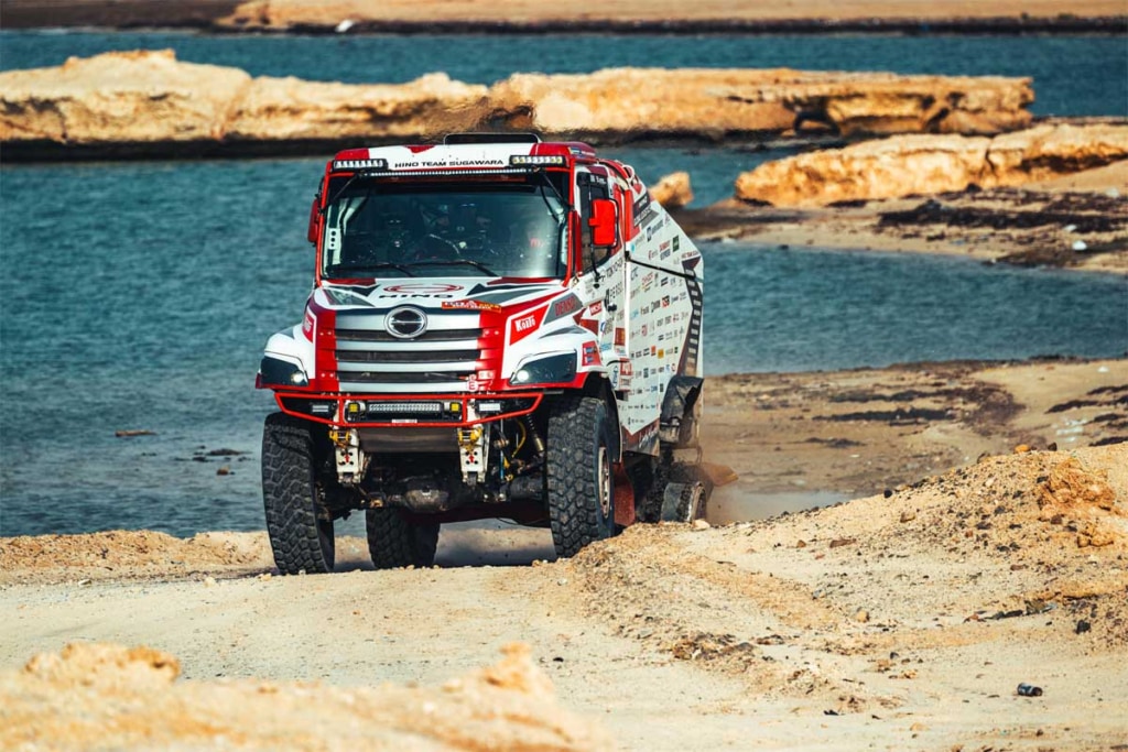20260119hino 2 1024x683 - 日野チームスガワラ／ダカール・ラリー35回連続完走を果たす