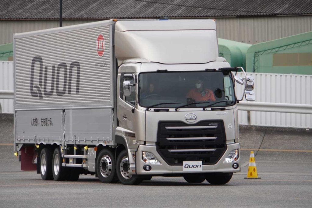 UDトラックス/女性ドライバー試乗会を実施、29名が快適・安全な最新クオンの実力を体感 20260226UD 2 1024x683 - UDトラックス/女性ドライバー試乗会を実施、29名が快適・安全な最新クオンの実力を体感